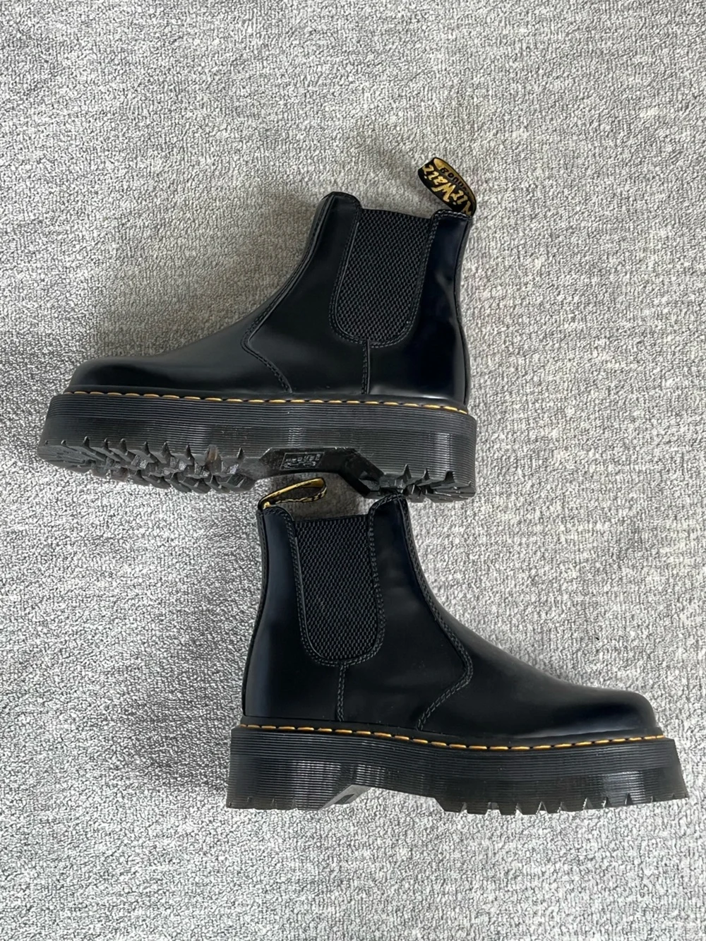 Dr. Martens 2976 Quad Black Platform Pull-On Ankle Boots Sz. W-8, M-7,